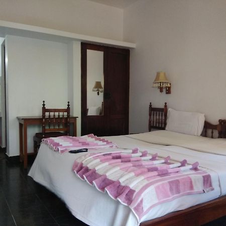 Beach Florra Inn Kovalam Luaran gambar
